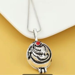 Elena’s necklace from The Vampire Diaries